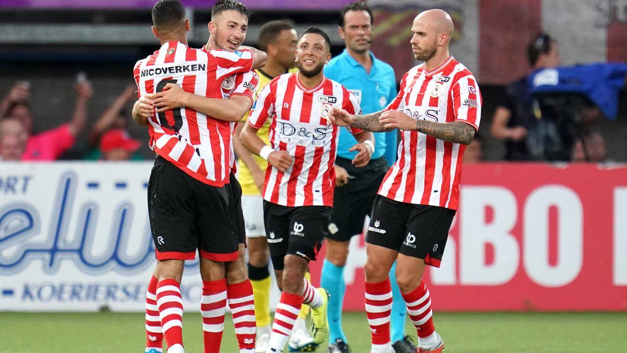 詹姆斯正与 詹姆斯正与