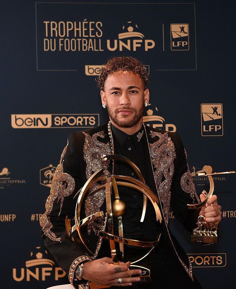 合规边界叠 合规边界叠